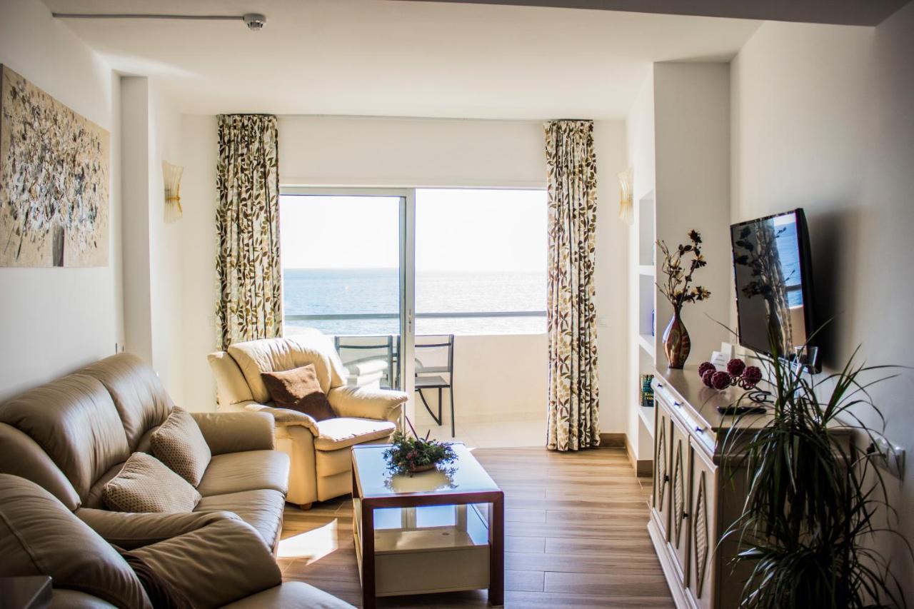 Beachfront Apartment In Fuengirola With Sea Views Екстериор снимка