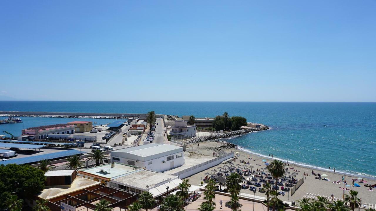 Beachfront Apartment In Fuengirola With Sea Views Екстериор снимка