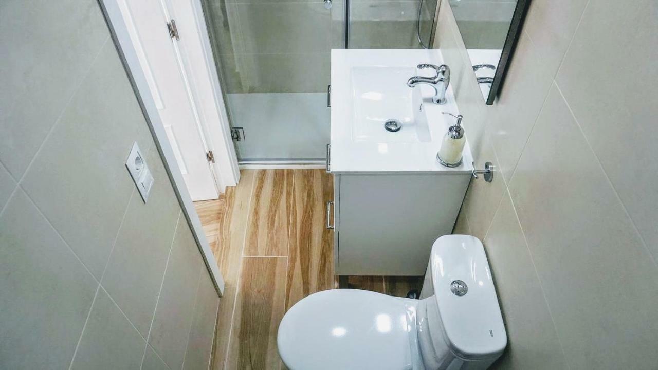 Beachfront Apartment In Fuengirola With Sea Views Екстериор снимка