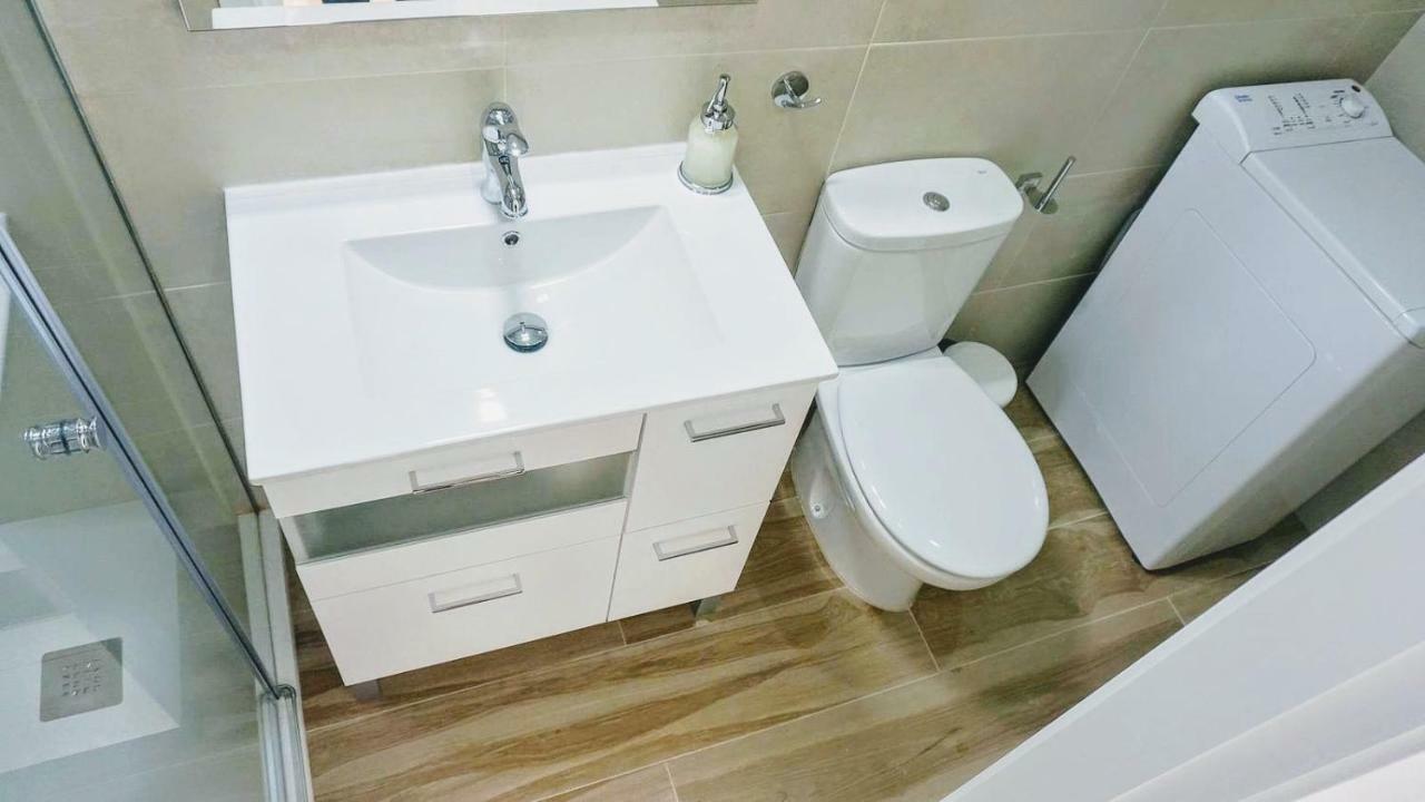 Beachfront Apartment In Fuengirola With Sea Views Екстериор снимка
